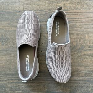 Skechers Slip-On Go Walk Joy Sneakers